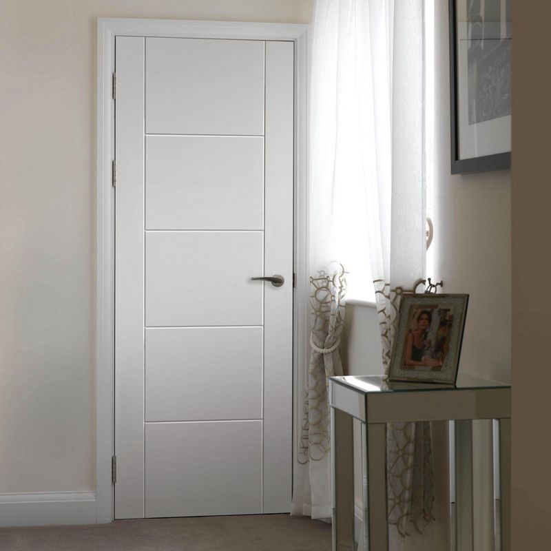 Customized Color Waterproof Polymer Interior Wood Door with Contemporary Design Style