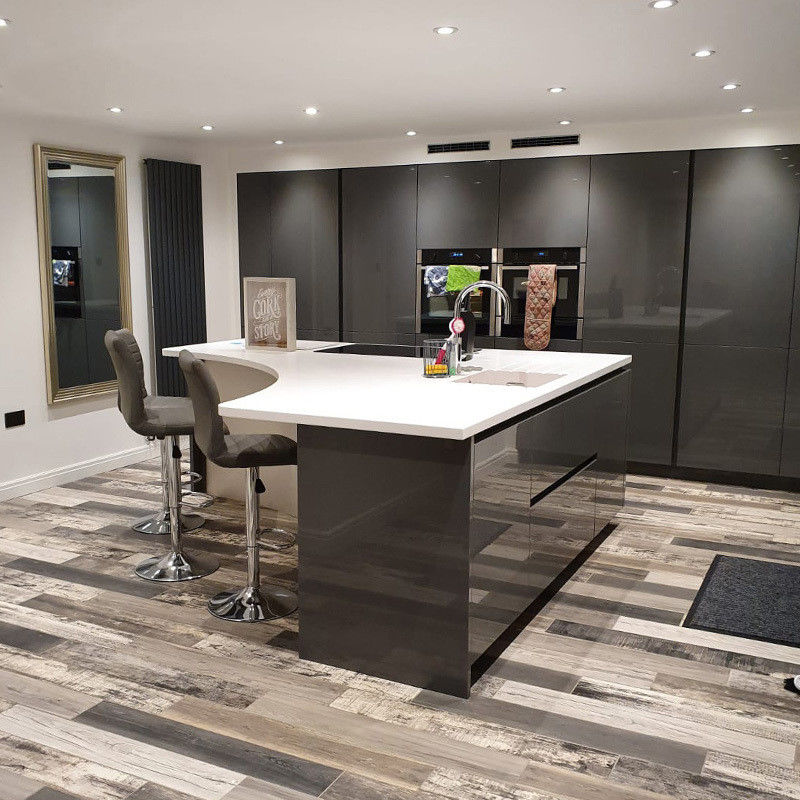 Modern Design Solid Wood Cabinets and Accessories for a European Touch of Luxury