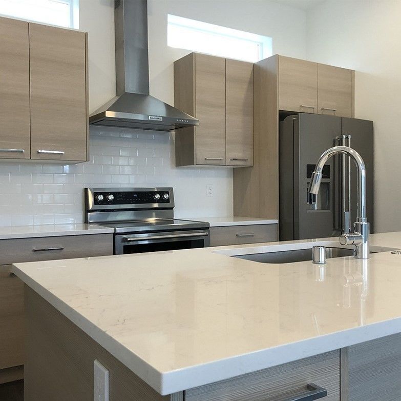 Custom E1 Particleboard Wood Kitchen Pantry Cabinet with Customized Veneer Color