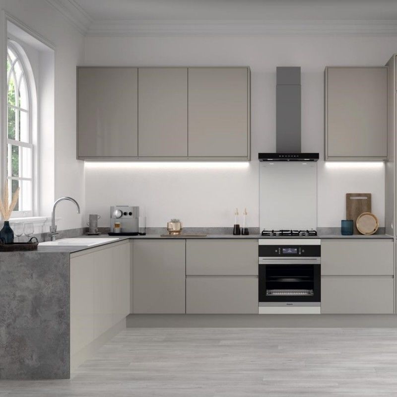 Customized White Lacquer Kitchen Cabinet with PVC Membrane Door Panel and Blum Drawer
