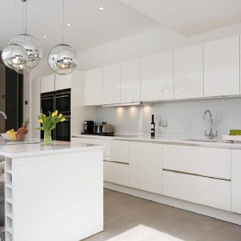 Customized White Lacquer Kitchen Cabinet with PVC Membrane Door Panel and Blum Drawer