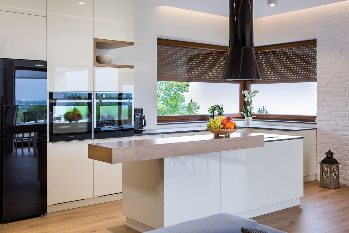 Waterproof and Fireproof Advantage Complete Kitchen Cabinet in Luxury European Villa Style