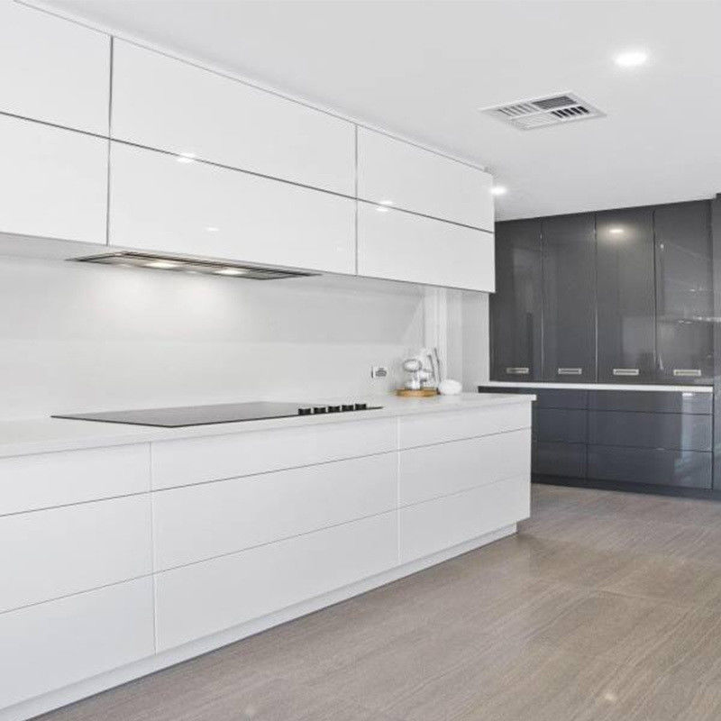 Customized Color Modular Luxury Kitchen Cabinets with Modern Design and Veneer Finish