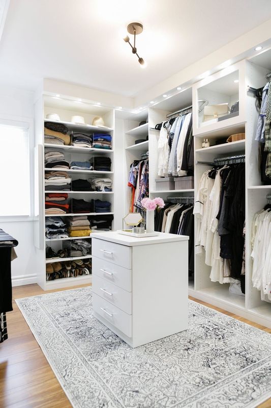 High End Customize Walk-in Wardrobe Furniture for Bedroom Villa Inspired and Popular