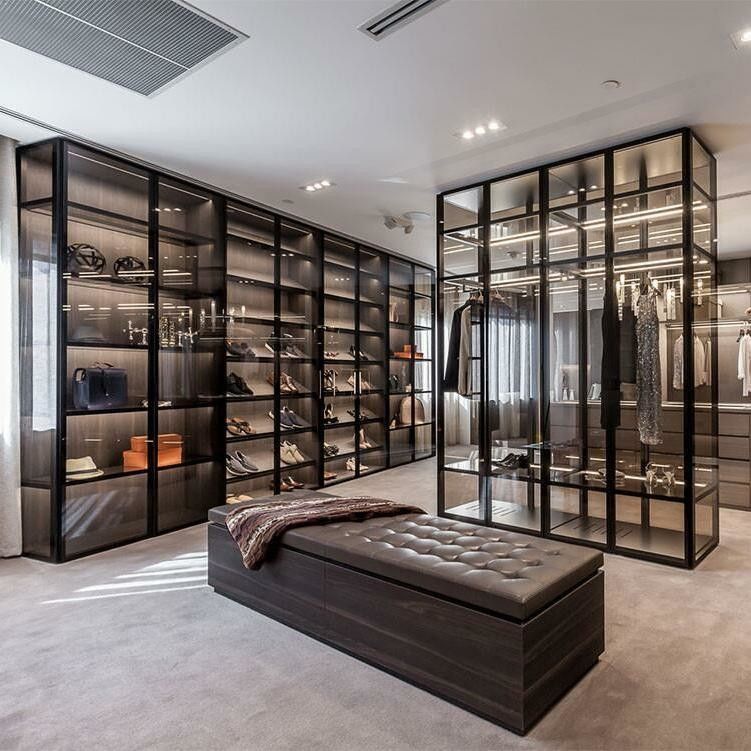 Walk-In Open Wardrobe Closet with Wood Style PANEL and Customizable Pull Rod System