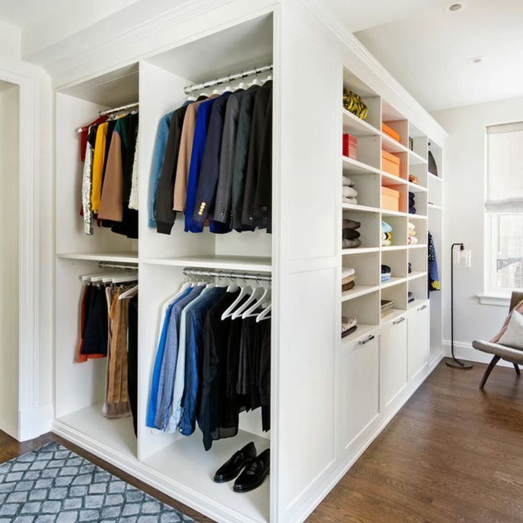 Walk-In Open Wardrobe Closet with Wood Style PANEL and Customizable Pull Rod System