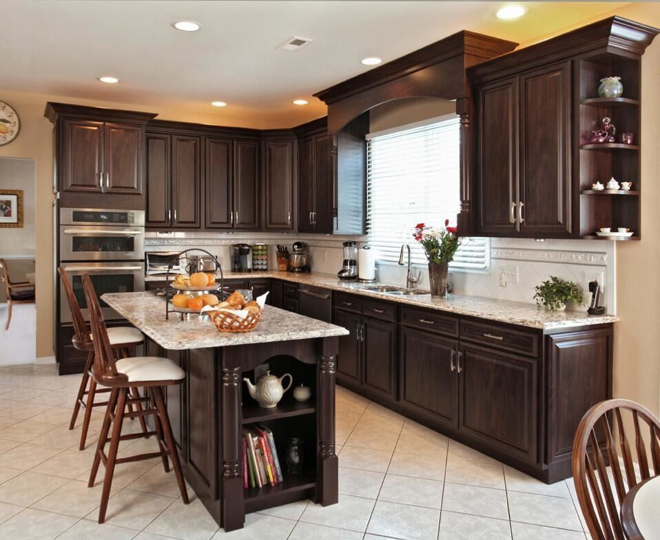 Blum Hardware Villa Kitchen Cabinet Set with Melamine Board and Lacquer Door Material