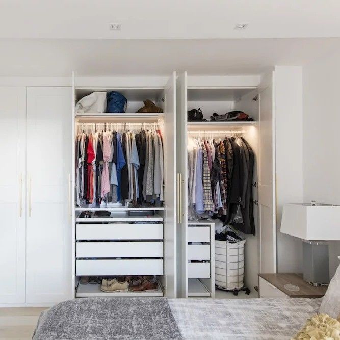 High End Bedroom Wooden Wardrobe with European Style Wood Style PANEL and 2D / 3D