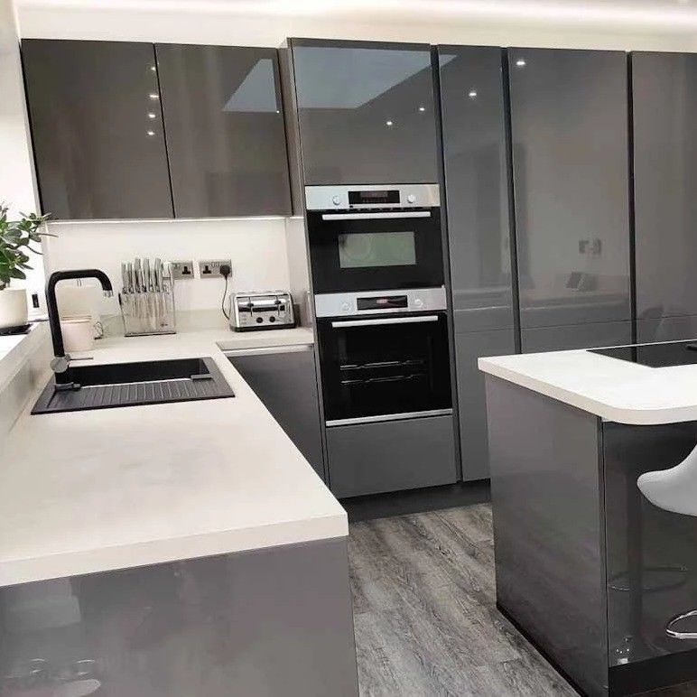 Top Veneer Finish and Bottom Lacquer Finish Kitchen Wall Cabinet for Modern Kitchen