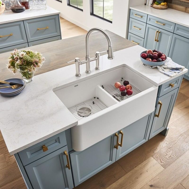 Top Veneer Finish and Bottom Lacquer Finish Kitchen Wall Cabinet for Modern Kitchen