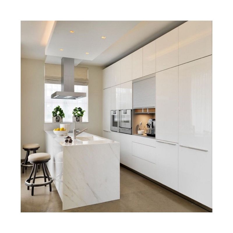 Melamine Board Luxury Kitchen Cabinet with Modern Style Design and Lacquer Door Panel
