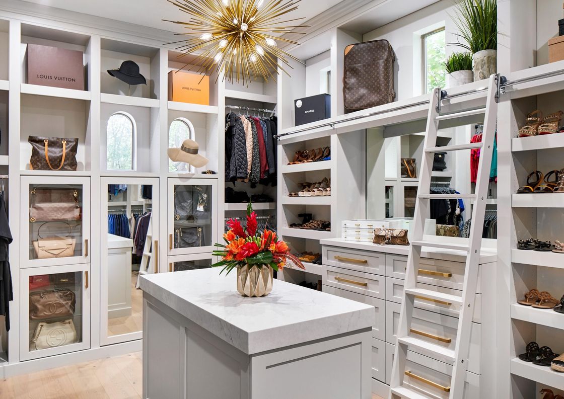 Contemporary Design Style Walk in Closet Storage Wardrobe with Customized Size and Wood