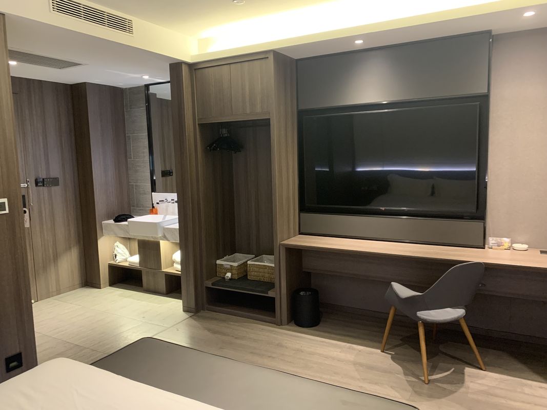 Foldable Panels Wooden Modern Bedroom Wardrobe Closet Design for High End Custom Hotel