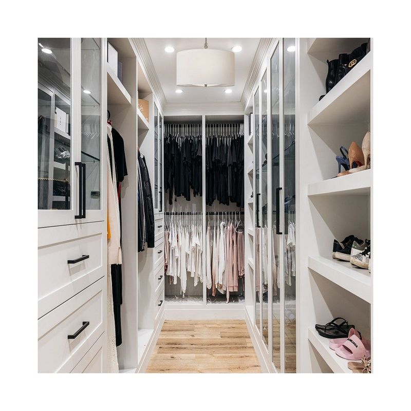 Adjustable Height Hotel Wooden Wardrobe end Furniture for Modern Style Walk-in Closet