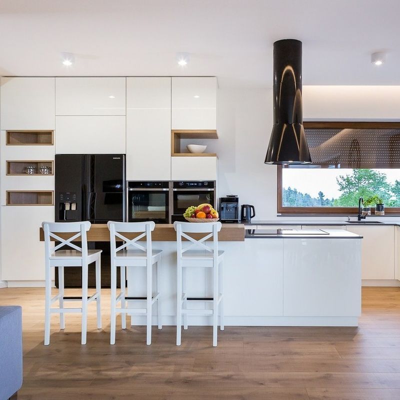 Storage Mdf Lacquer Kitchen Cabinet with PVC Membrane Door Panel Surface Treatment