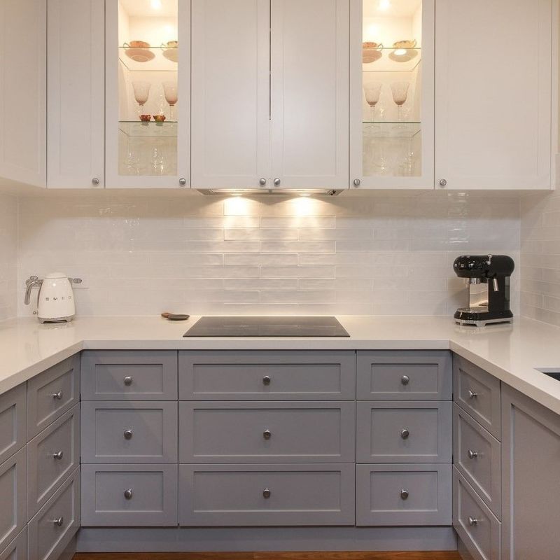Easy Clean Kitchen Cabinet Popular Furniture with Advantage of Plywood Material