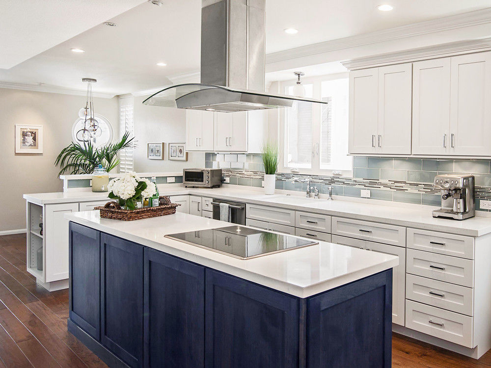 2024 Complete Solid Wood Luxury Kitchen Cabinet in Modern Style with Customized Color