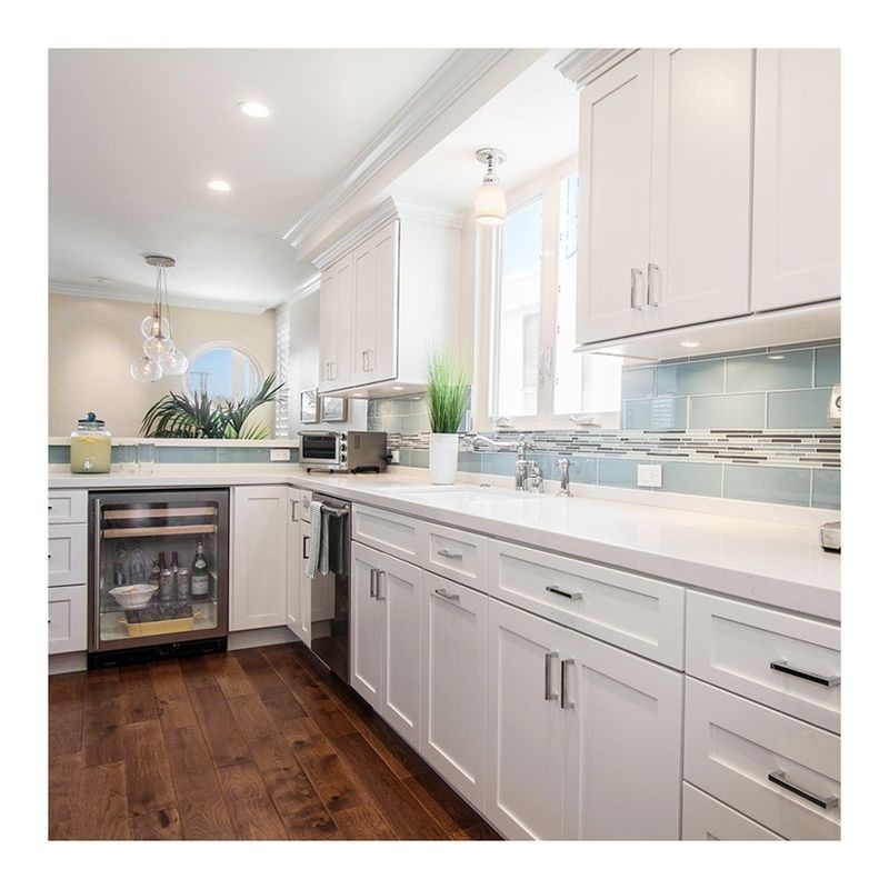 Modern White Shaker Acrylic RTA Kitchen Pantry Cabinet with Magic Corner Design Style