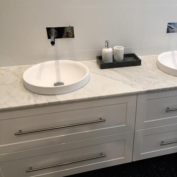 Solid Wood Bathroom Vanity With Sink in Modern Design Style and Luxury White Lacquer