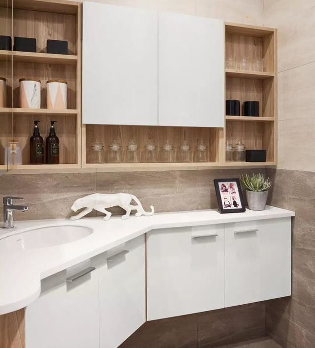 Wall Mounted Bathroom Vanity Cabinet with Pvc Door Panel and Waterproof Wash Basin