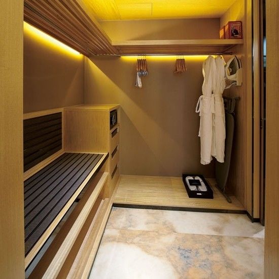 Modern Style Wooden Clothes Closet Custom Luxury Design for Home Villa Hotel Apartment