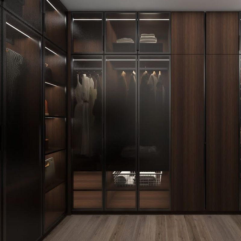 Contemporary Luxury Glass Closet Wardrobe Design for Home Villa Hotel and Apartment