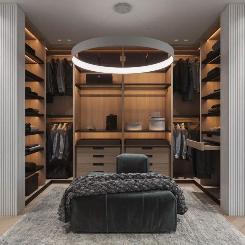 Contemporary Design Style Luxury Gray U Shaped MDF Walk in Closet Wardrobes NO Folded