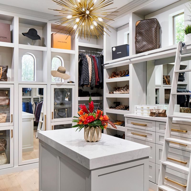 Modern Wooden Wardrobe for Contemporary Bedroom YALIG Open Corner Walk-in Essential